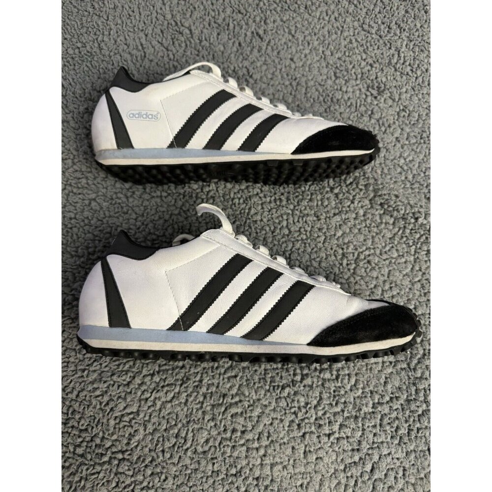 Addias Sneakers, women, Vintage, Size 8.5 (2001-2003)